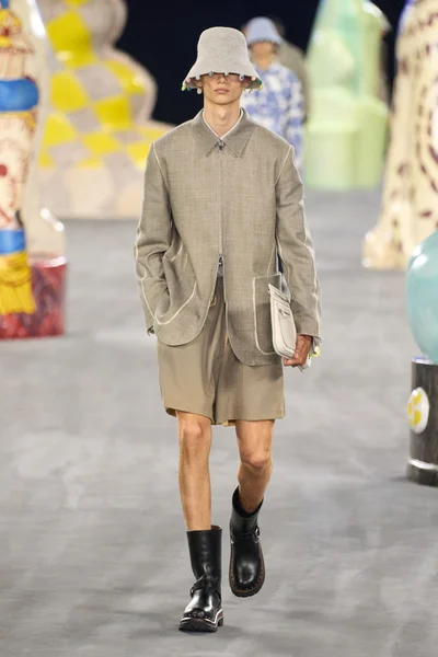 Look 43